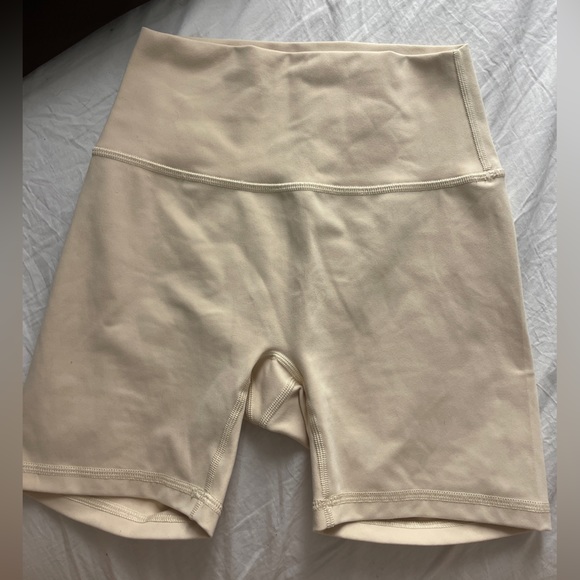 Azur Fit classic fit biker shorts in cream - Picture 1 of 4